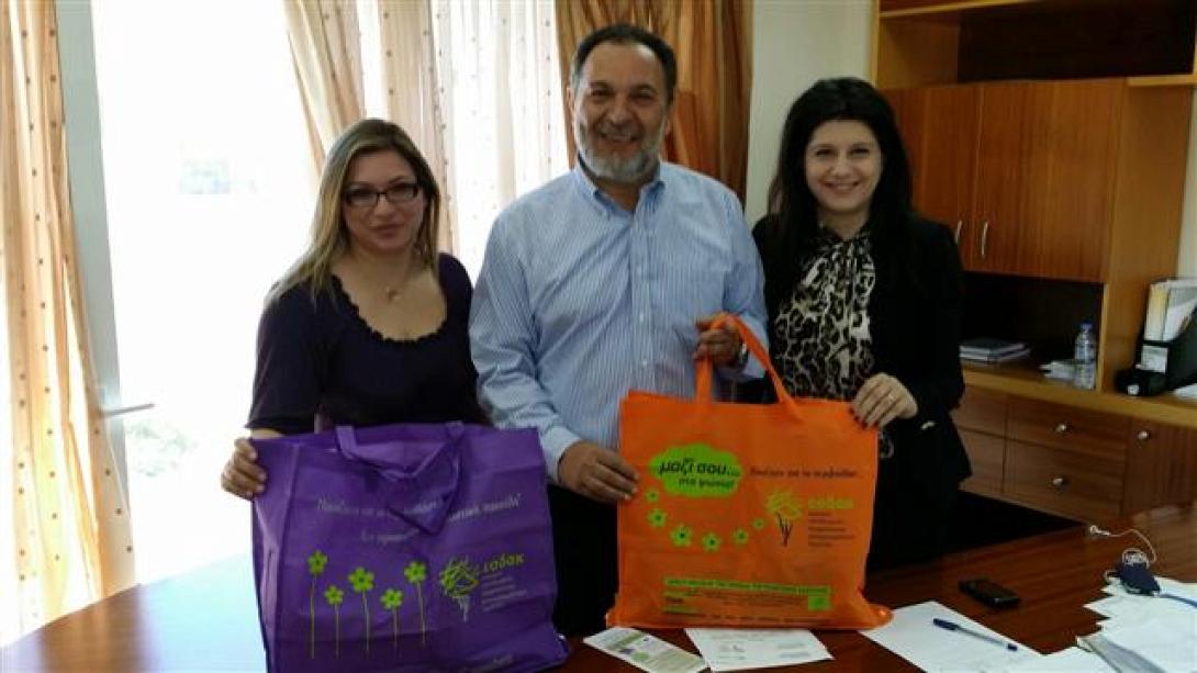 10.000 οικολογικές τσάντες σε πολίτες από τον ΕΣΔΑΚ και τον Δ. Ηρακλείου