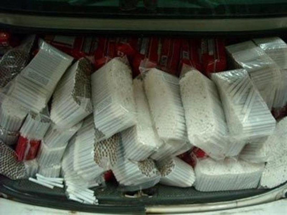 Χειροπέδες σε 25χρονο Πακιστανό για παράνομο εμπόριο τσιγάρων 