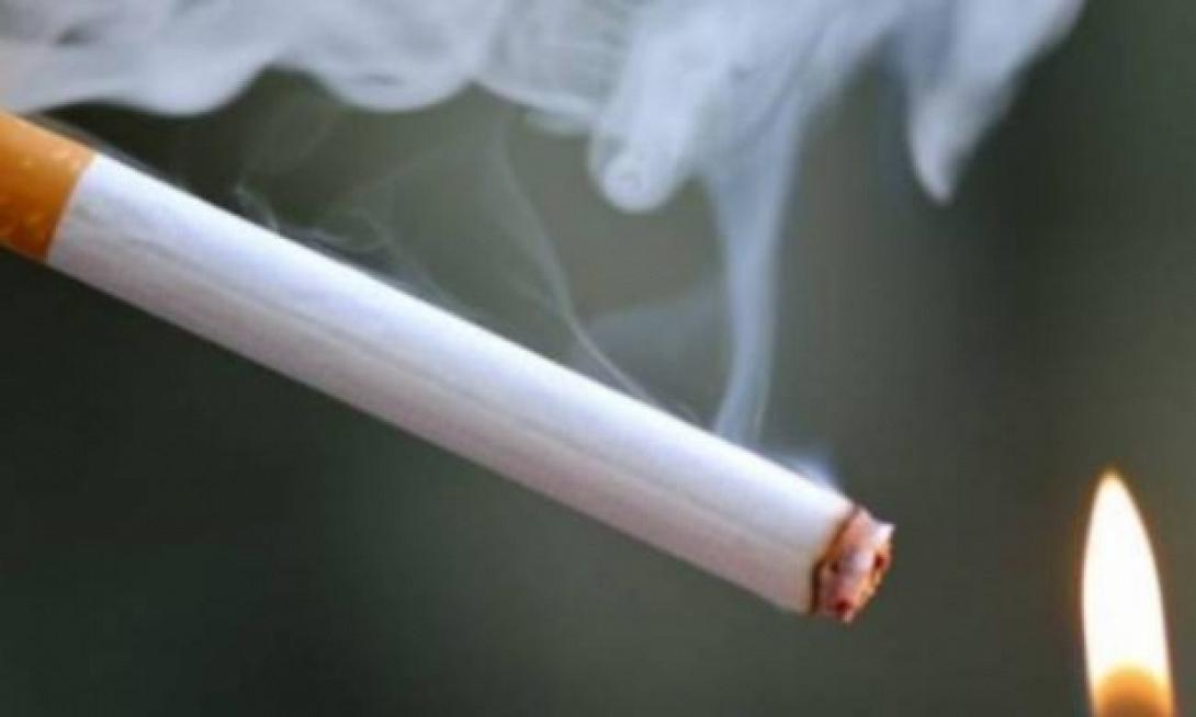 Στρατευμένος ο Κάρολος Παπούλιας κατά του καπνίσματος 