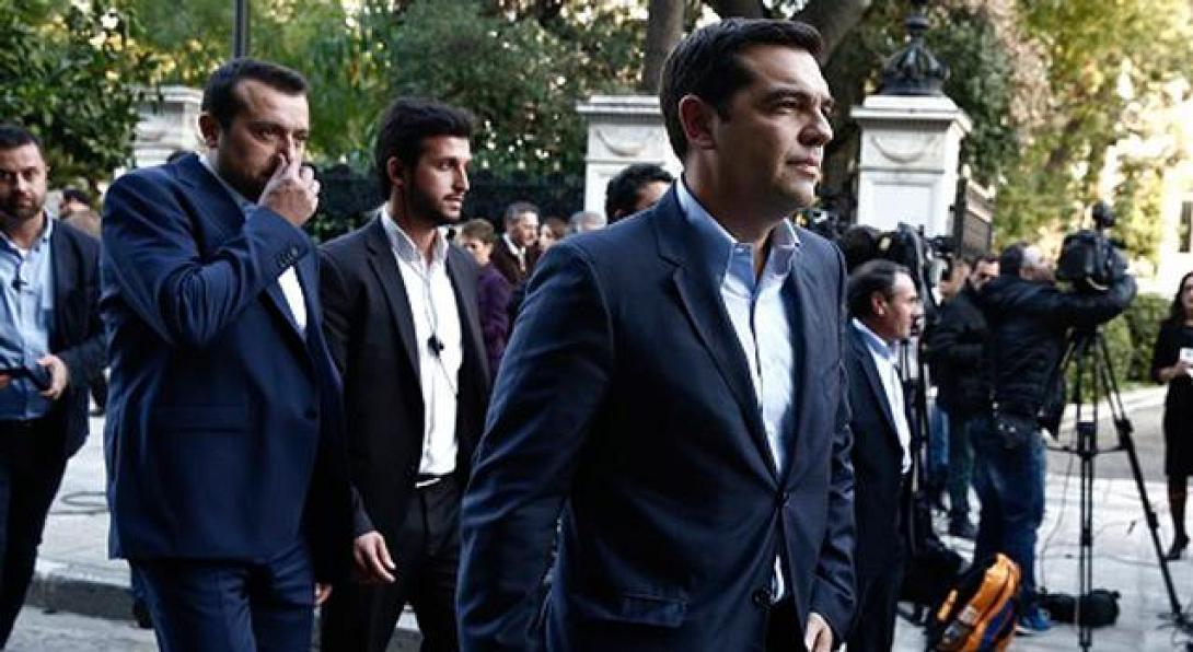 Επτά στους δέκα 'Ελληνες στηρίζουν τη στάση της κυβέρνησης απέναντι στους δανειστές