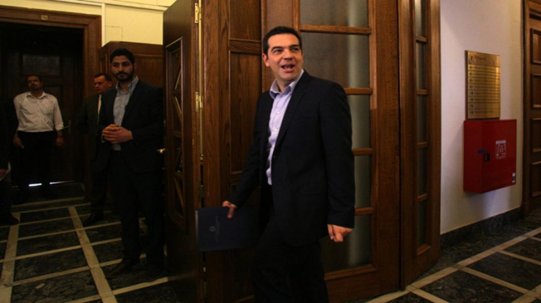 Τσίπρας σε Ντάισελμπλουμ: Ρίξτε με και θα πάρω 50%