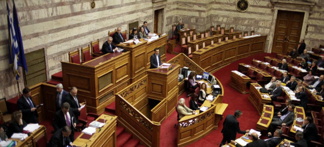 Επιμένει στο "κοινοβουλευτικό πραξικόπημα" ο Αλ. Τσίπρας