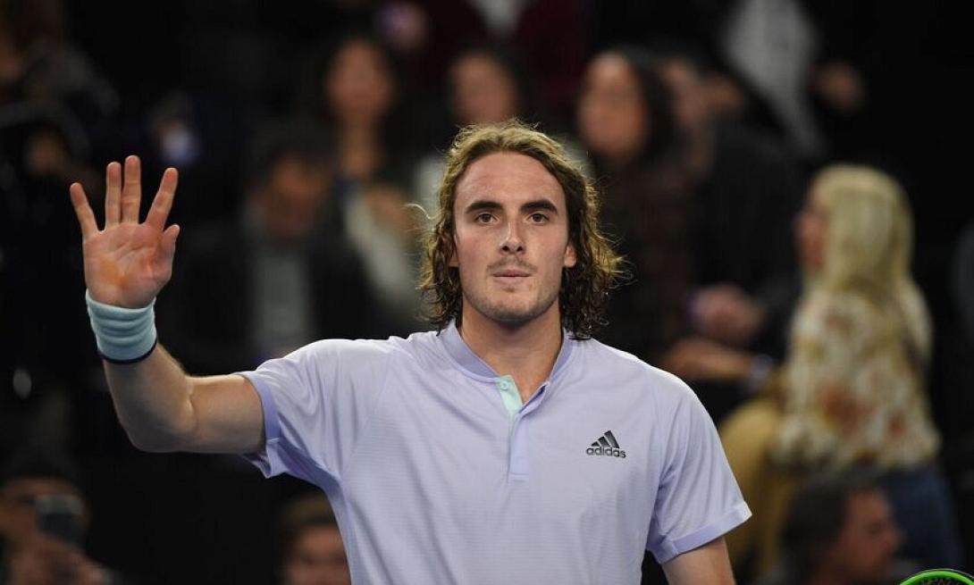 tsitsipas-carena-busta-match.jpg