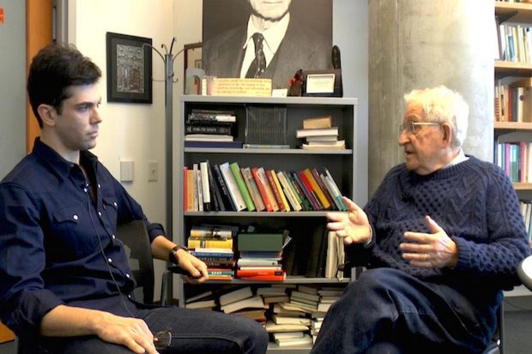 Νόαμ Τσόμσκι : «Ελπίζω στους Podemos και στον ΣΥΡΙΖΑ»