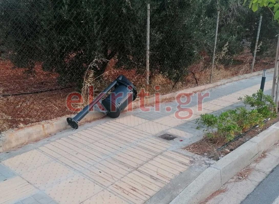 Ο κάδος κείτεται πεταμένος...