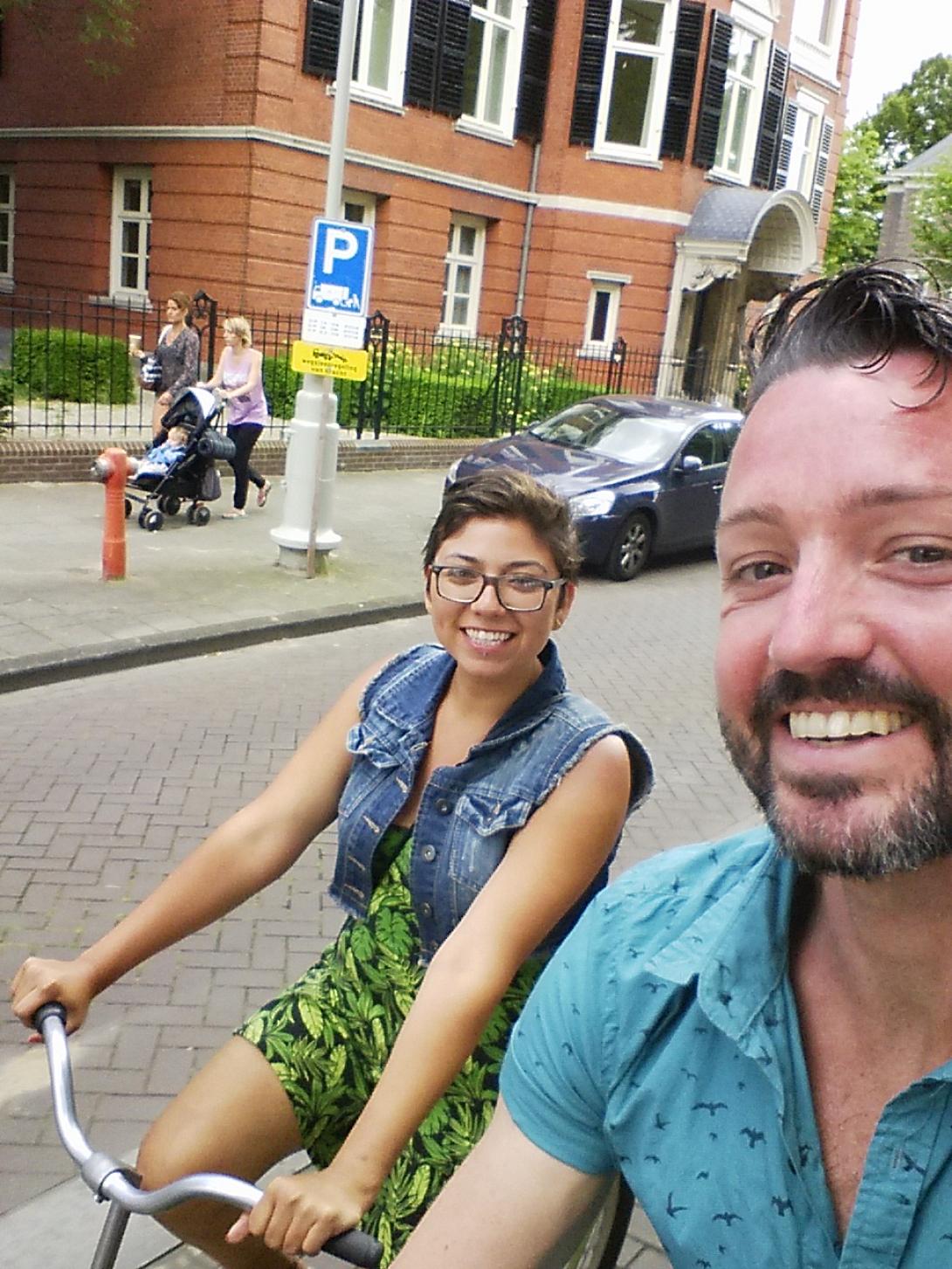 100 ραντεβού σε ένα καλοκαίρι!