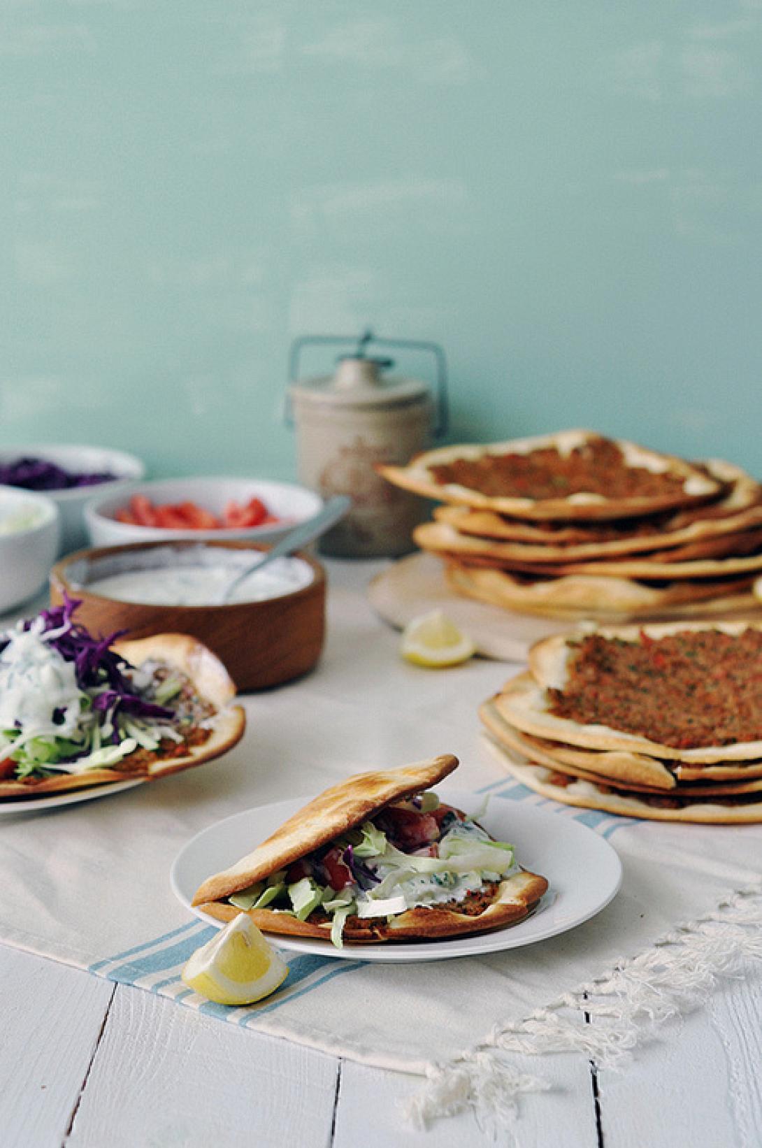 Λεϊματζού ή....πιτσάκια με κιμά