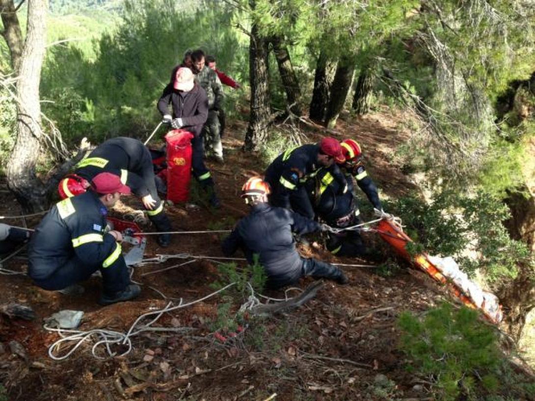 Νεκρός 70χρονος που έπεσε σε γκρεμό στη Νεάπολη