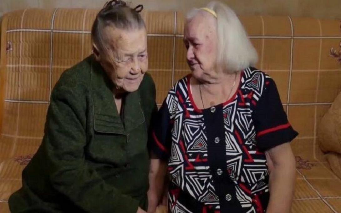 Γιούλια και Ροζαλίνα Χαριτόνοβα 