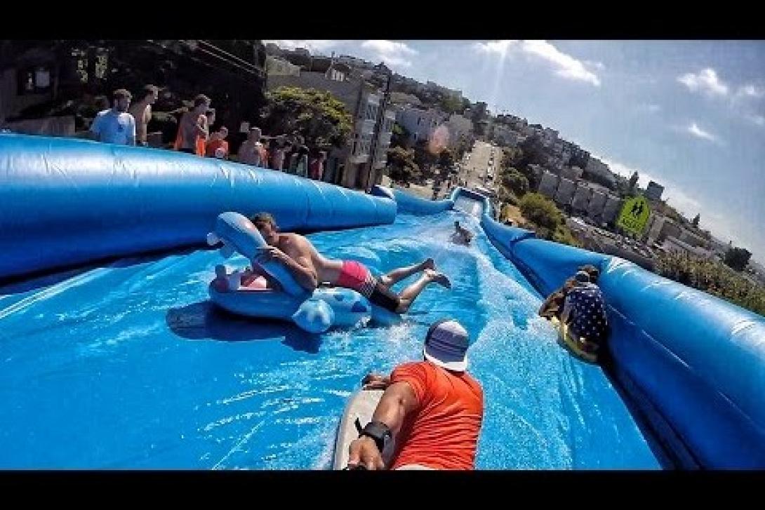 Ένας δρόμος... νεροτσουλήθρα!!!