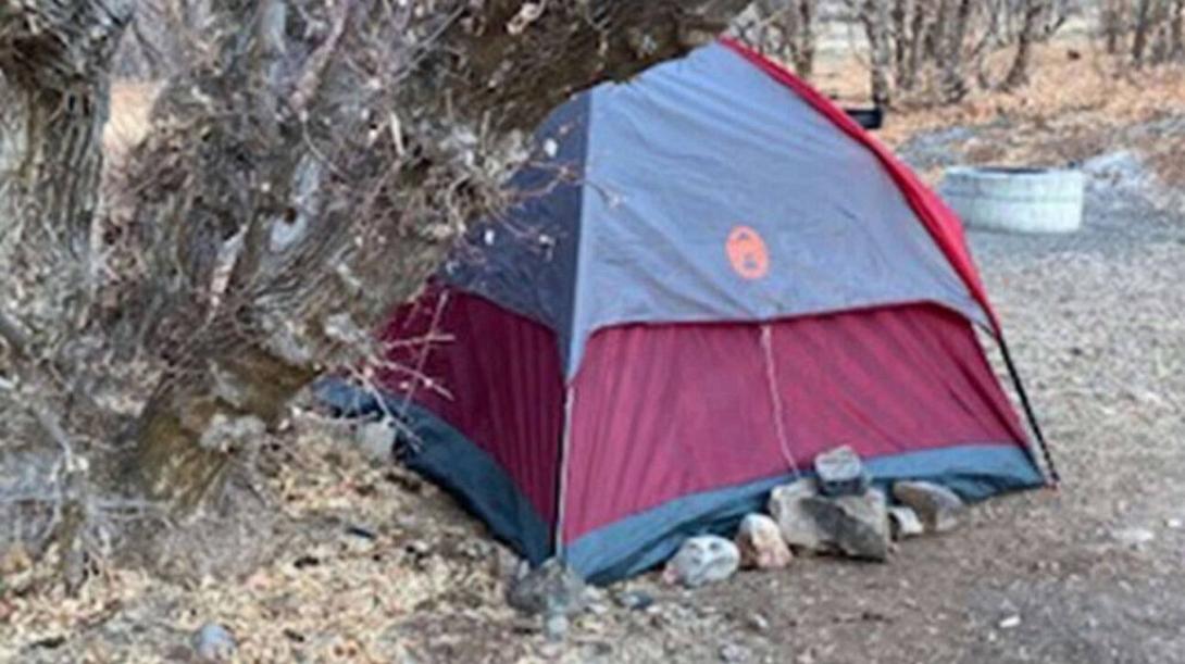 σκηνη στο δασος