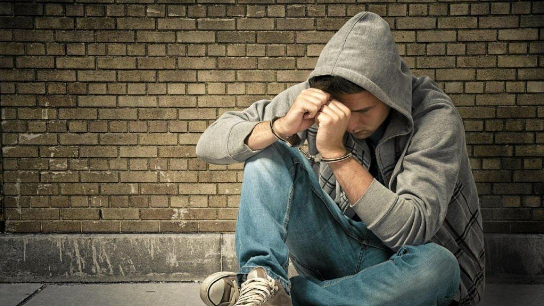 χειροπέδες έφηβος