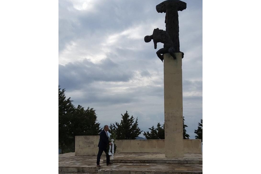 Βαρδάκης - Ολοκαύτωμα