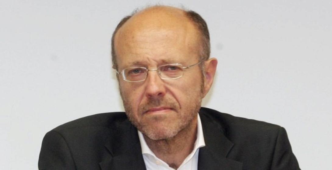 Μοιράζουν.. κρατικά αυτοκίνητα 