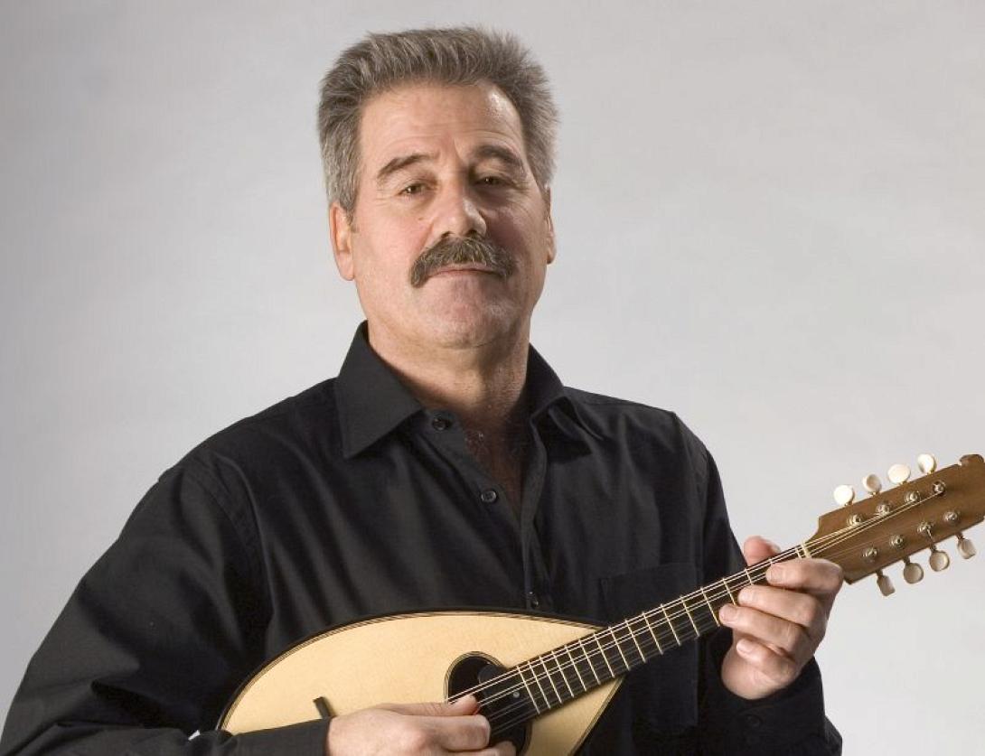 Ο Βασίλης Σταυρακάκης στο Θέατρο των Αγρών 