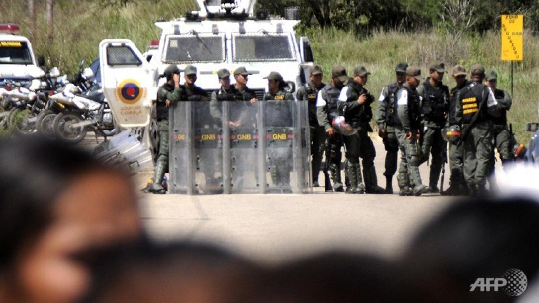 Δεκατρείς τρόφιμοι φυλακής στη Βενεζουέλα νεκροί από υπερβολική δόση φαρμάκων