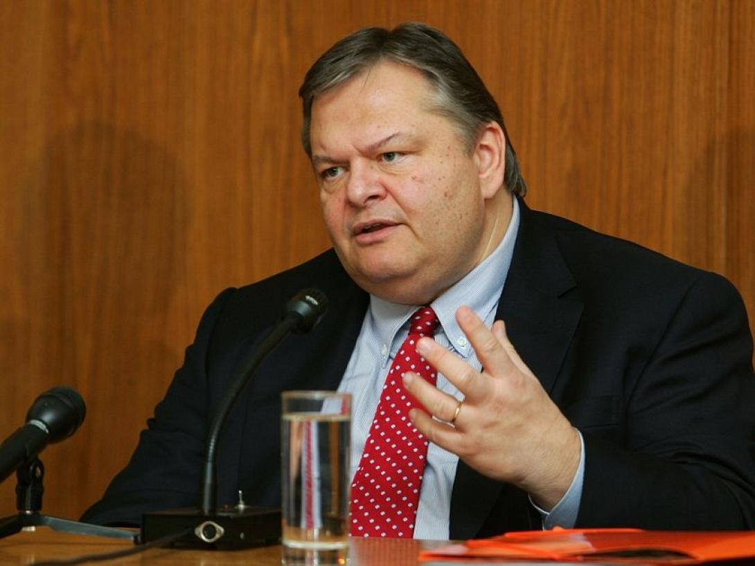 Για ιστορικές συνέπειες της ψήφου ώστε να αποφευχθεί η περιδίνηση έκανε λόγο ο Ε. Βενιζέλος