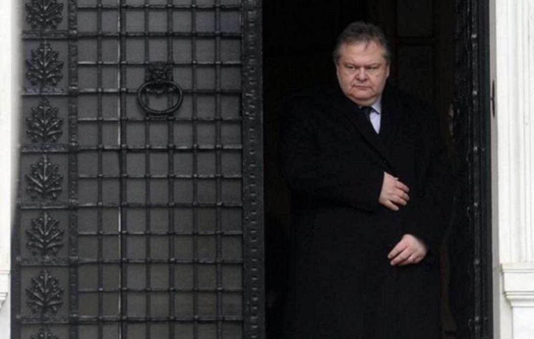 ρομπότ με μάσκα