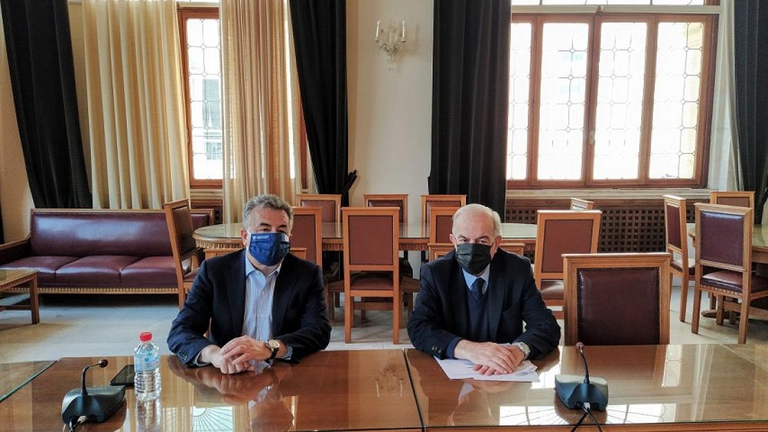 Αρναουτάκης - Λαμπρινός