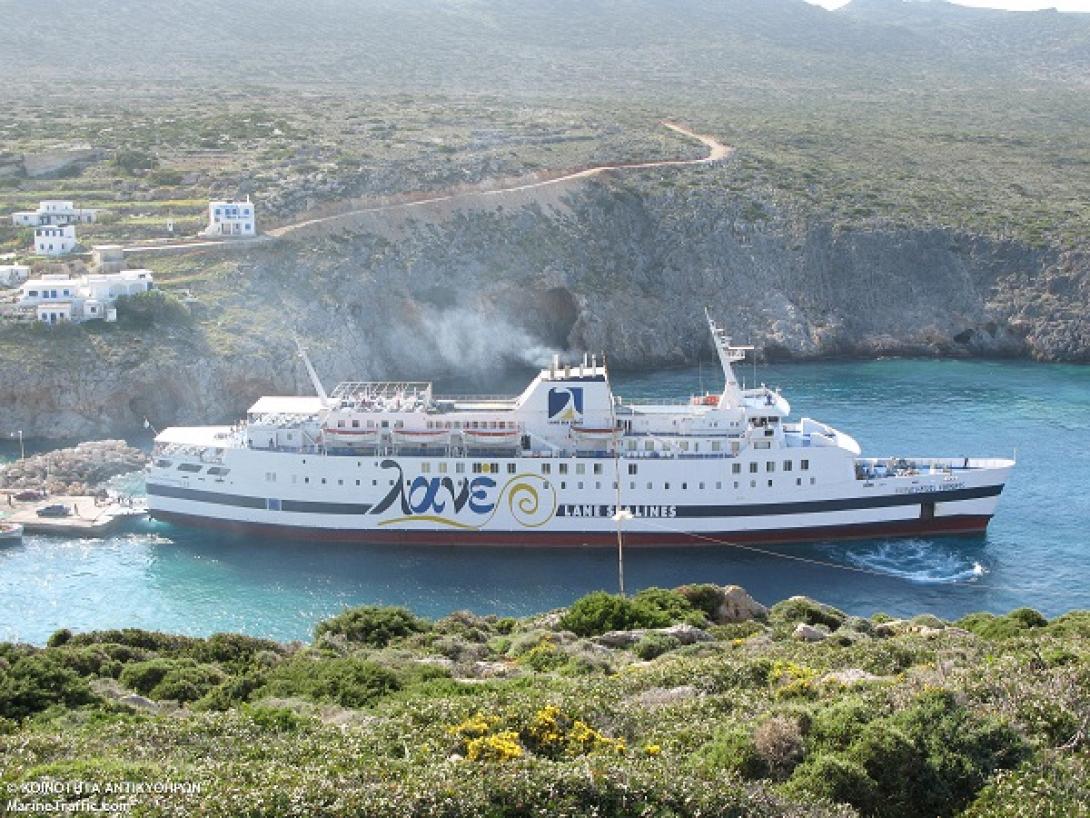 Δεν προσέγγισε το λιμάνι της Κάσου το "Β. Κορνάρος" λόγω κακοκαιρίας