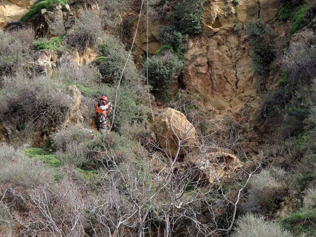 Θρυμμάτισαν στον αέρα δύο τεράστιους βράχους! - Εντυπωσιακή επιχείρηση στον 'Αγιο Βλάσση