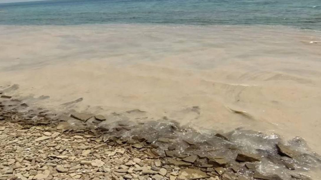 Λήμνος - βλέννα στη θάλασσα