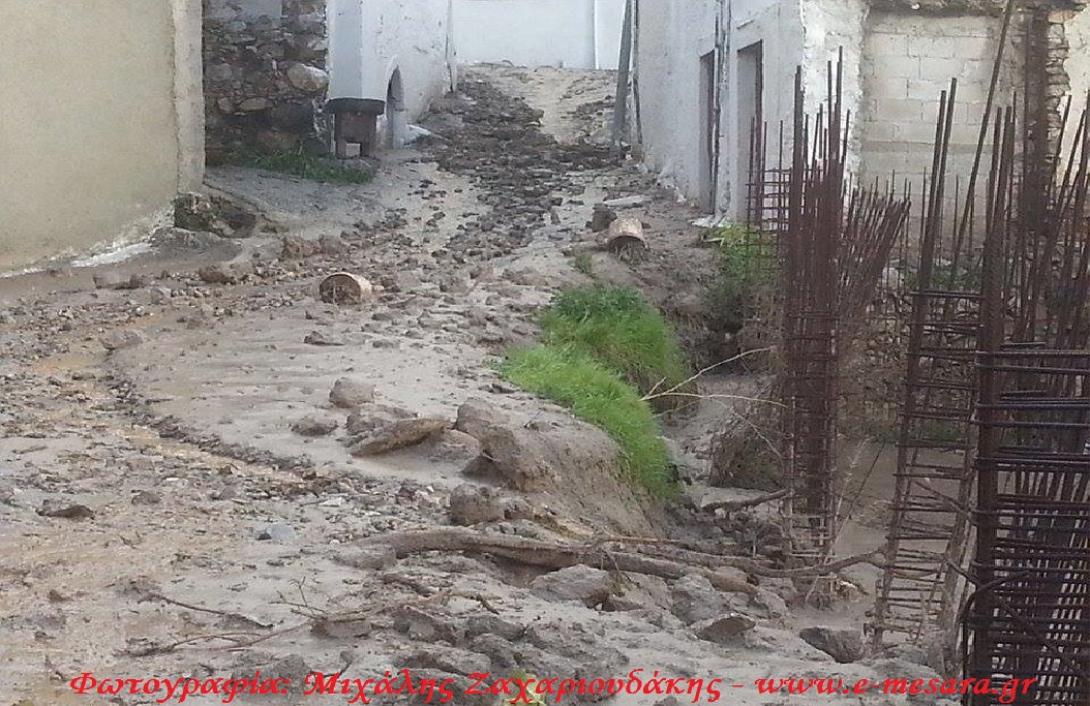 Ψάχνουν λύσεις για τη λάβα που τρέχει στα Βορίζια