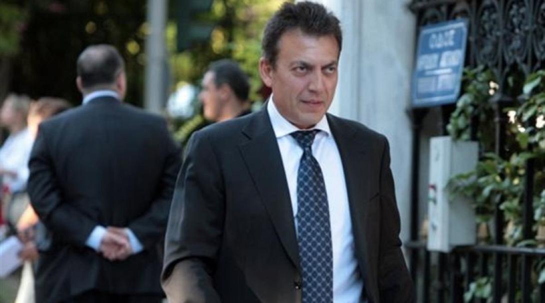 Σε εξέλιξη η συνάντηση του Ι. Βρούτση με την τρόικα