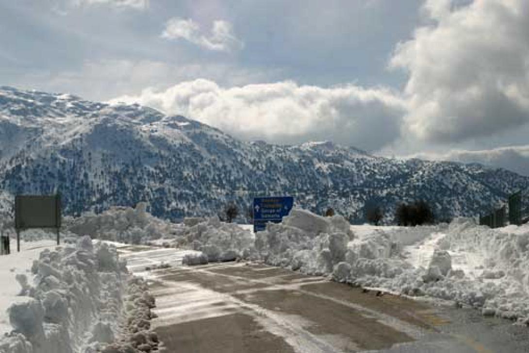 Θυελλώδεις άνεμοι, καταιγίδες και χιόνια επιστρέφουν 