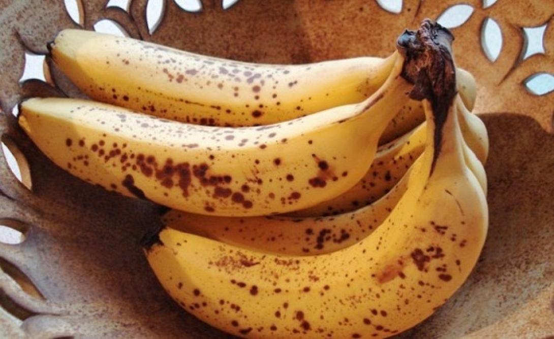 what-happens-with-your-body-when-you-eat-ripe-bananas-with-dark-spots.jpg