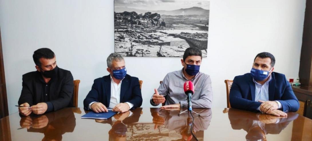 Ο Λευτέρης Αυγενάκης με τους δημάρχους της Μεσαράς.