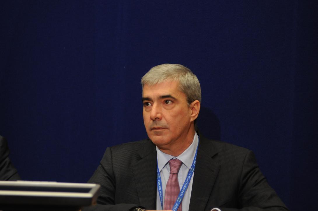  Η Ελλάδα σπάει τις αλυσίδες