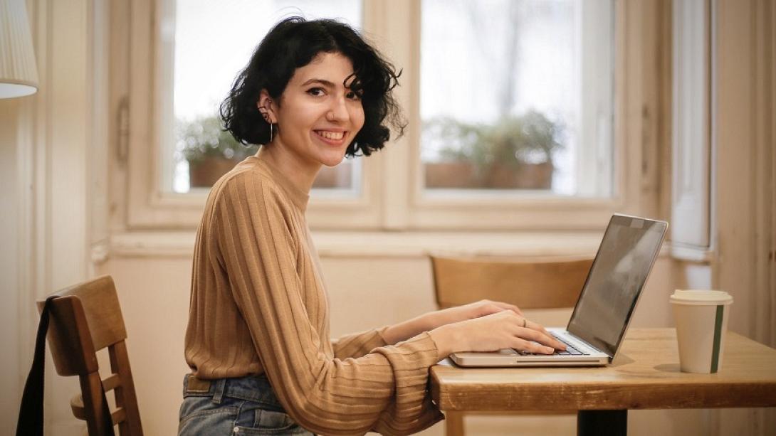 γυναικα τηλεργασία 