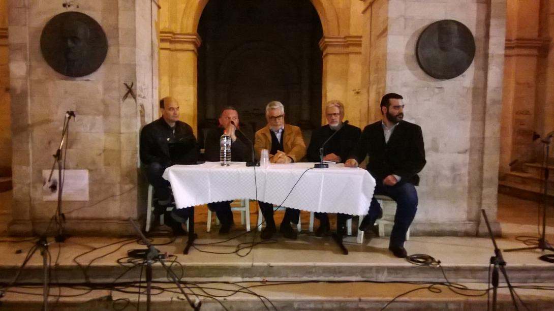 Οι Ηρακλειώτες αψήφισαν το κρύο και πήγαν να ενημερωθούν για τα χημικά (βίντεο)