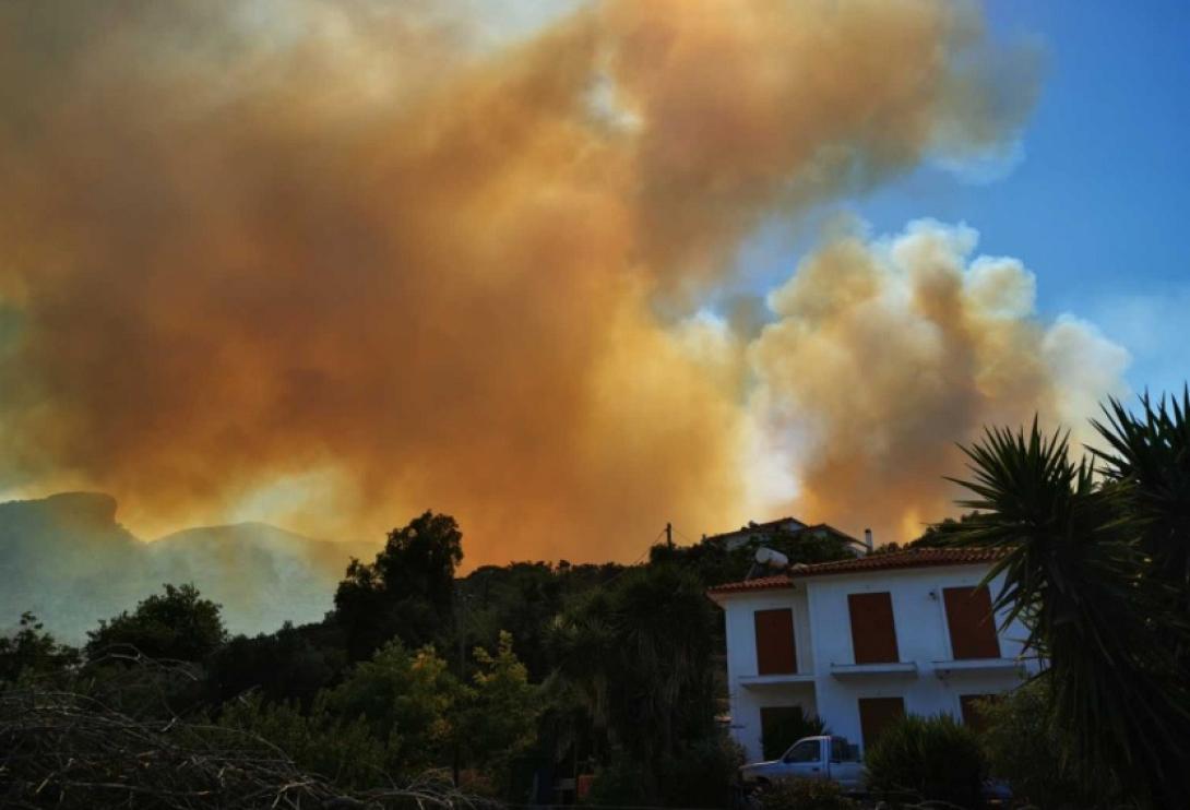 σαμος φωτια