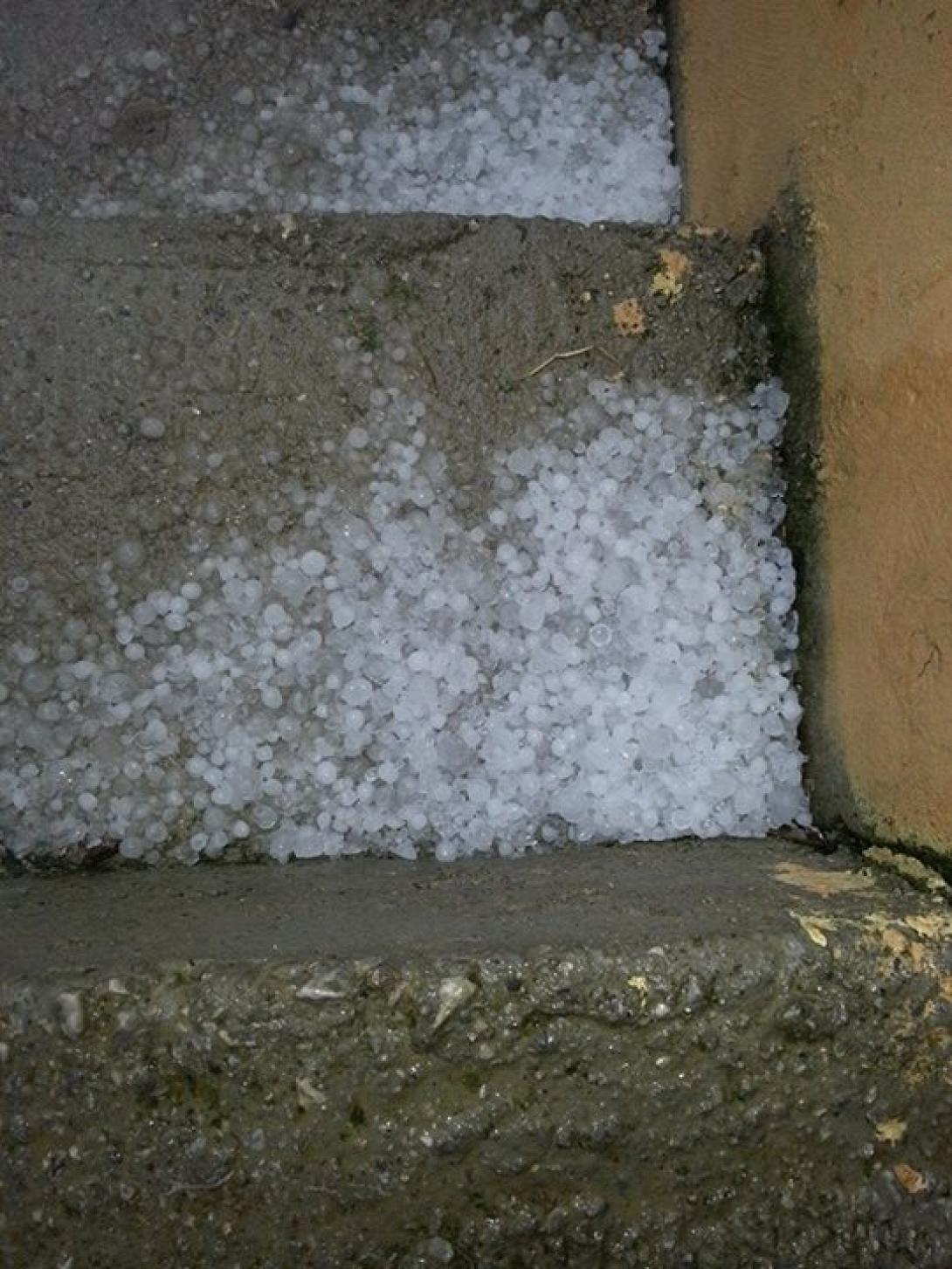 Χαλάζι σε μέγεθος καρυδιού έπεσε στο Ρέθυμνο