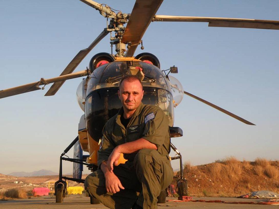 Ο Ηρακλειώτης πιλότος που μάχεται με τις φλόγες για να σώσει τις περιουσίες μας