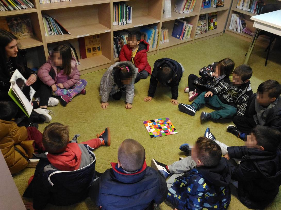 παιδι βιβλιο.jpg