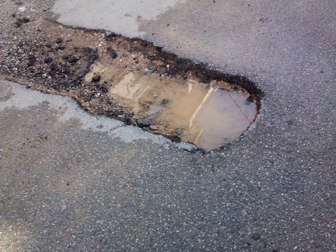 Ελαφρύς τραυματισμός 32χρονου τη νύχτα σε τροχαίο ατύχημα στα Μάταλα