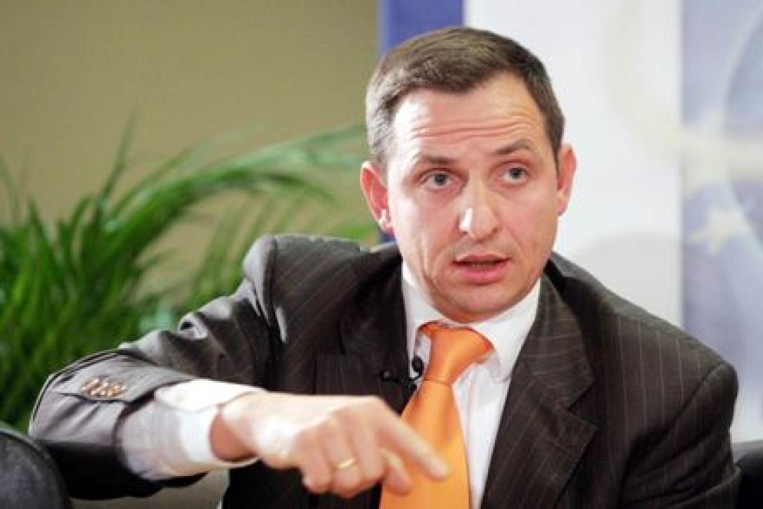 Γ. Χατζημαρκάκης: «Όχι» στην υποψηφιότητα Ρεν για την Κομισιόν