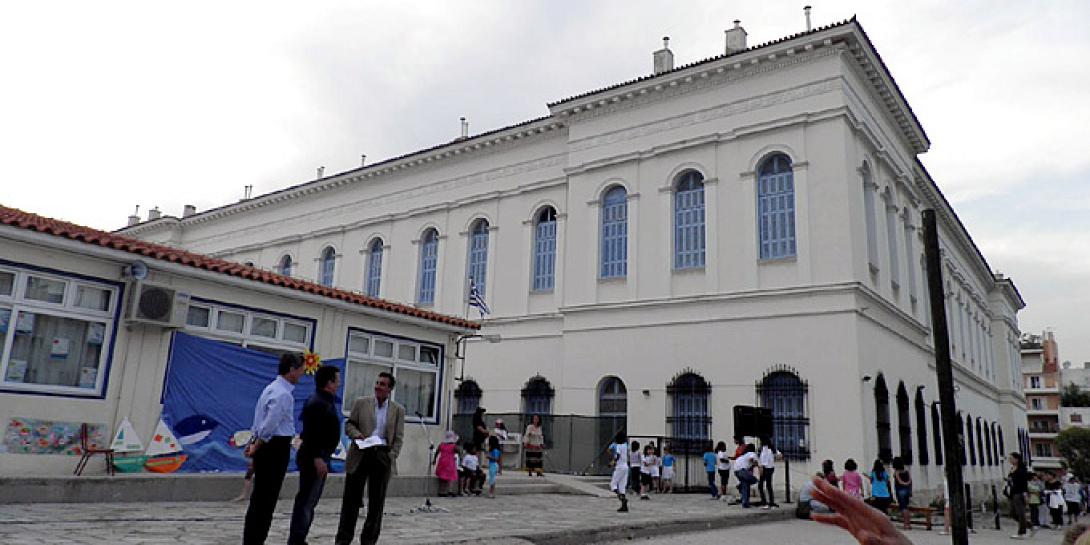 Συγκλονιστική μαρτυρία μάνας: Άφησα το παιδί μου στο ίδρυμα για να επιβιώσει (βίντεο)