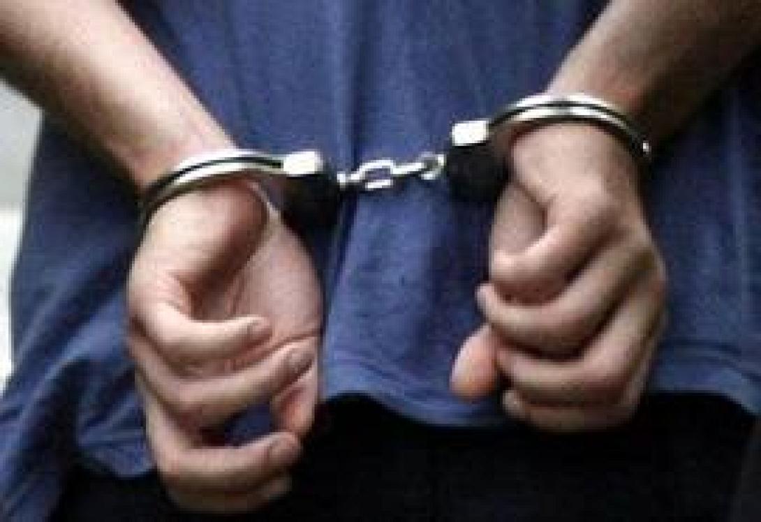 Με πιστόλι και γεμιστήρες στη βαλίτσα, ήθελε να ταξιδέψει στην Αθήνα!