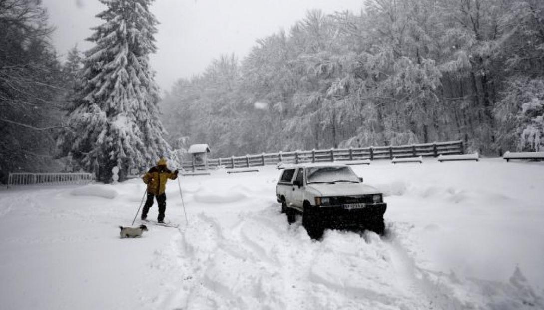 Οι σφοδρές χιονοπτώσεις στην Ισπανία "κλείνουν" τους δρόμους
