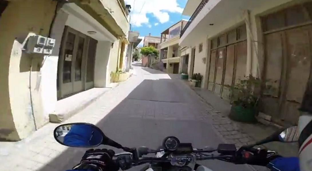 Μία βόλτα με τη μηχανή στα χωριά της Κρήτης (βίντεο)