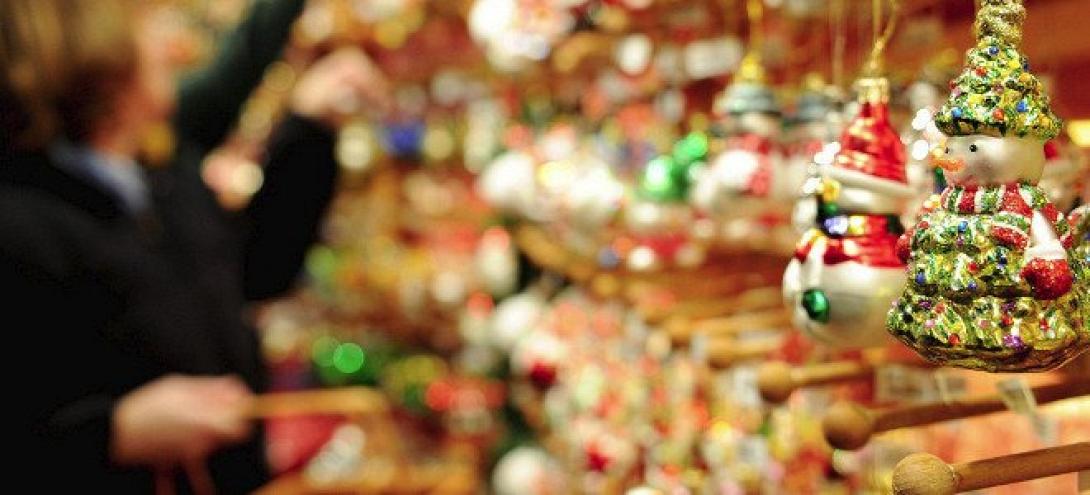 Συνεχίζεται το εορταστικό ωράριο της αγοράς