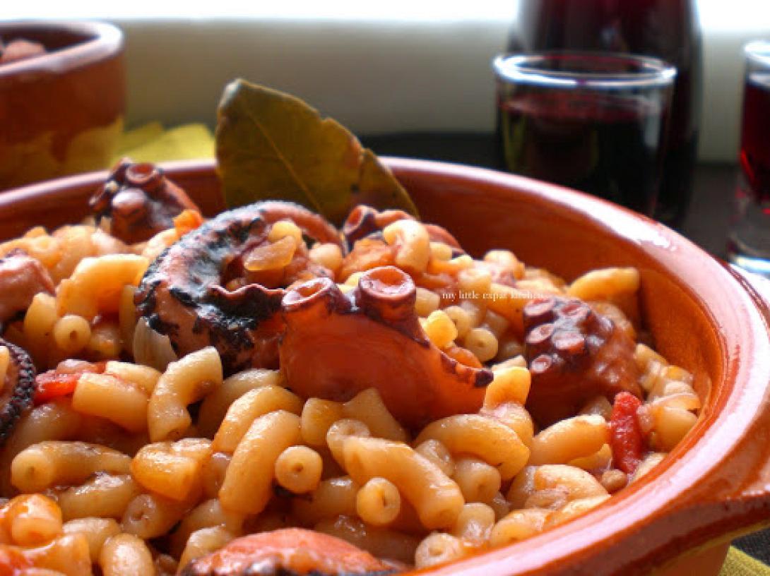 Χταποδάκι με μακαρονάκι κοφτό