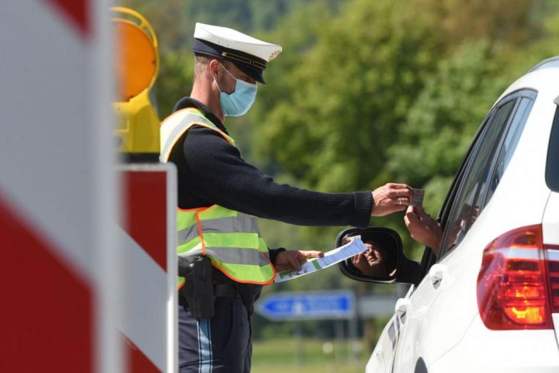 κορωνοϊός σύνορα