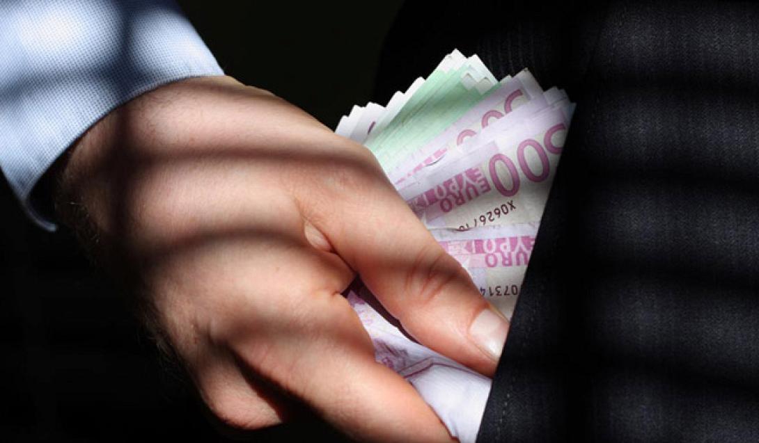 Συνεχίζεται η δίκη για το 1,2 εκατ. ευρώ που "έκανε φτερά" από το ταμείο του πρώην Δήμου Νεάπολης