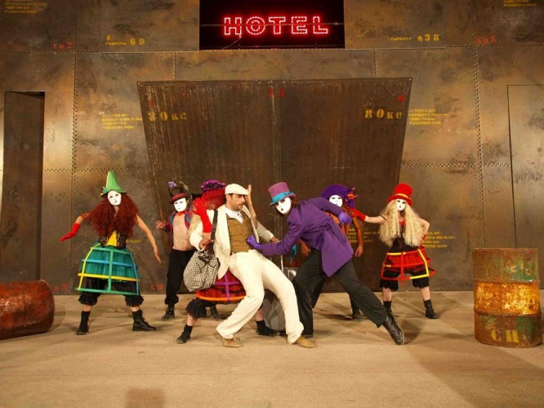 υπηρέτης δύο αφεντάδων