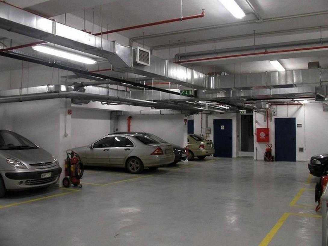 υπογειο πάρκινγκ